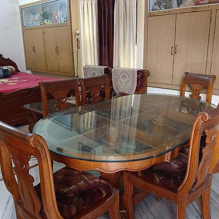 Kusum Palace Varanasi Eksteriør billede